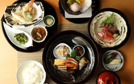 日本料理 都万麻