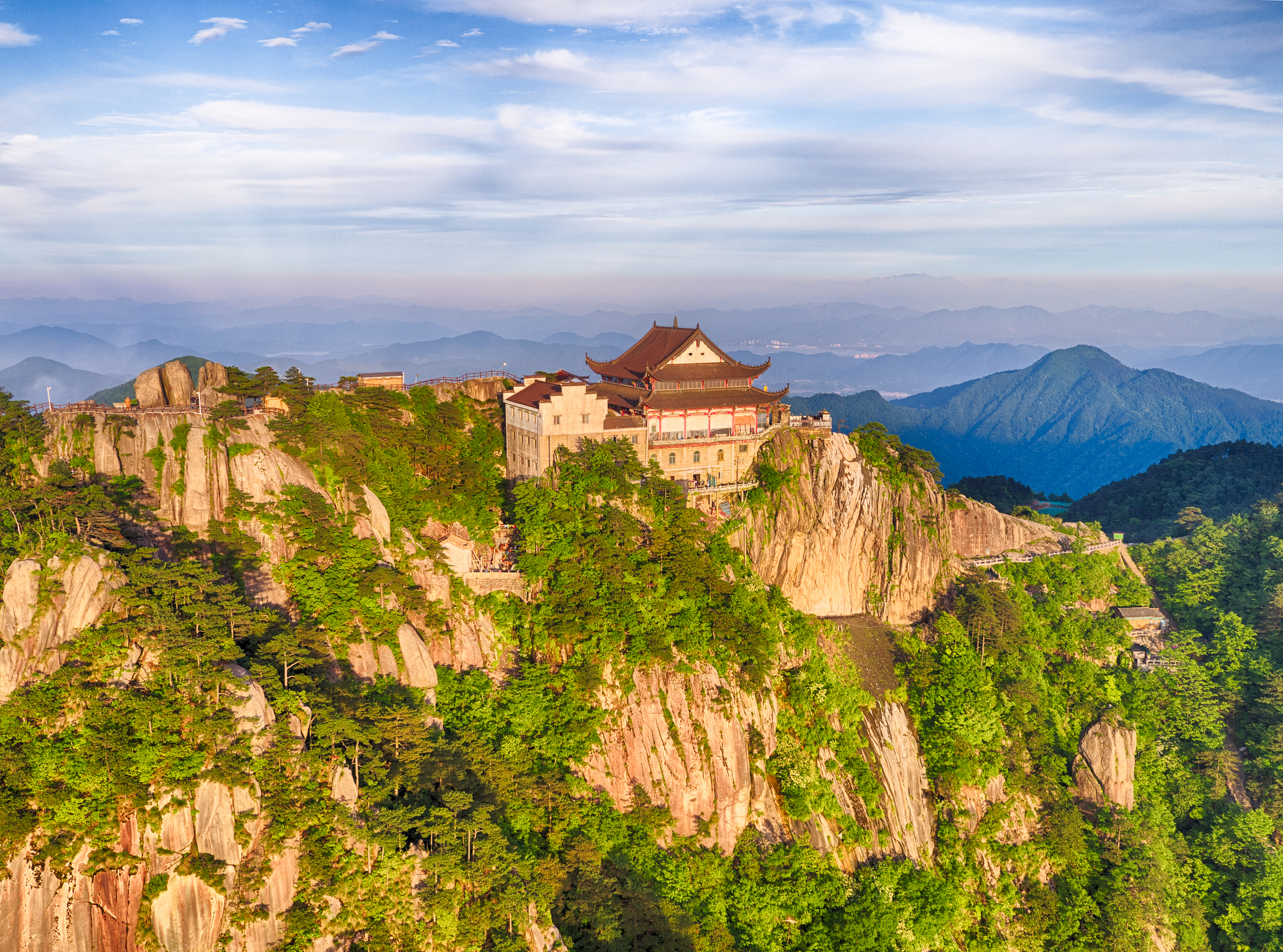 2-Day Mount Jiuhua & Qingyang Tour: Buddhist Sacred Site of Mount Jiuhua, Explore Qingyang's History