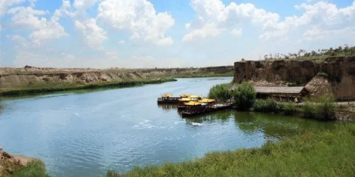 水洞溝旅遊區-紅山湖