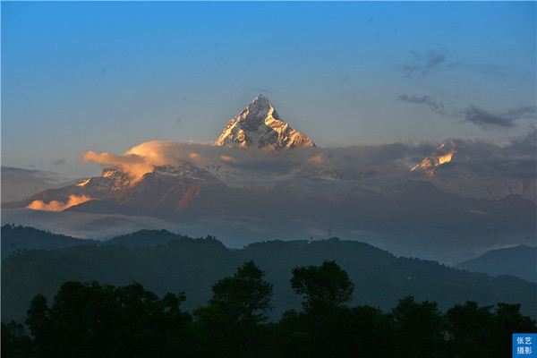 尼泊尔旅行游记（6）尼泊尔圣山鱼尾峰，禁止任何人攀登，至今为止仍是处女峰