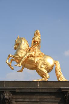 金色骑士雕像-德累斯顿