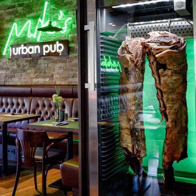 Mike's Urban Pub Tuebingen餐厅图片