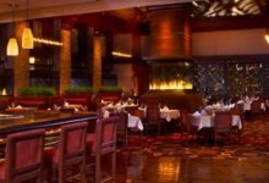Woodfire Grille at Diamond Jo Casino美食图片