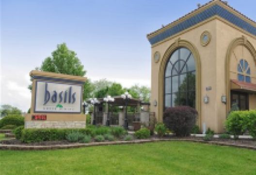 Basil's Greek Dining美食图片