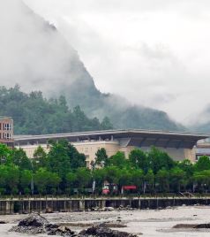水磨镇游记图文-云锁山水中，夜游老人村 -- 记水磨古镇健康旅