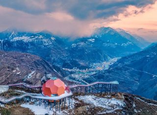 美!春日相约汶川,看云蒸霞蔚,望灯火阑珊!