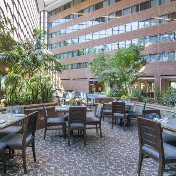 The Pointe Restaurant & Bar