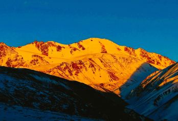 祁连山·岗什卡雪峰景区一日游【包车自由行 |  往返高速】【[服务至诚]司机保证不强制，不抵触！无隐形消费！当地土著司导带你玩转旅程！】