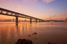 武汉长江大桥建成纪念碑-武汉