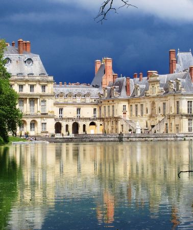 4D3N • Paris, Palace of Fontainebleau, Louvre Museum, Seine River Cruise, Palace of Versailles