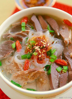 吸溜~鸭血粉丝汤
