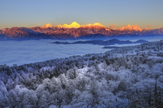 石棉游记图片] 贡嘎神山下的祈祷，冰雪中的王岗坪，这是众人眼中的童话世界