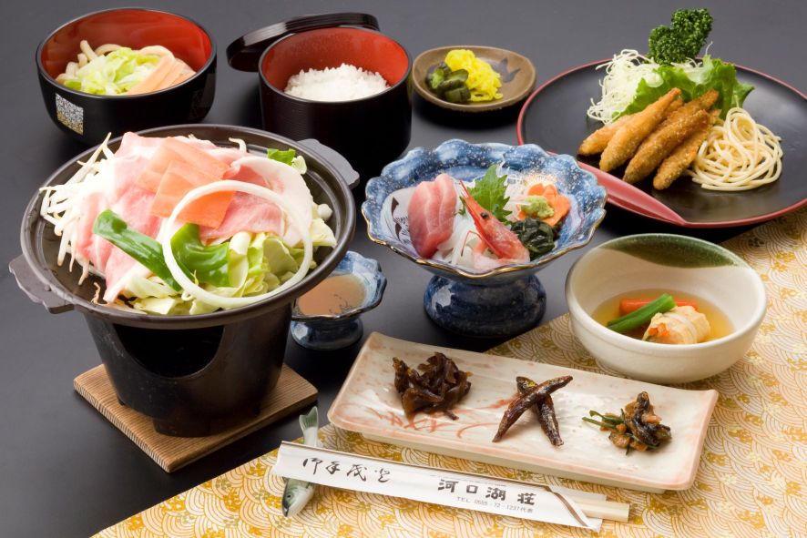 天上山 河口湖荘餐厅图片