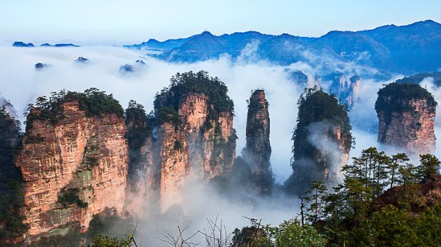 6-Day Hunan Private Tour· Zhangjiajie, Fenghuang Ancient Town, Furong Town, Tianzi Mountain, Baofeng Lake