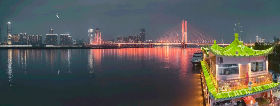 秋水广场赣江游轮