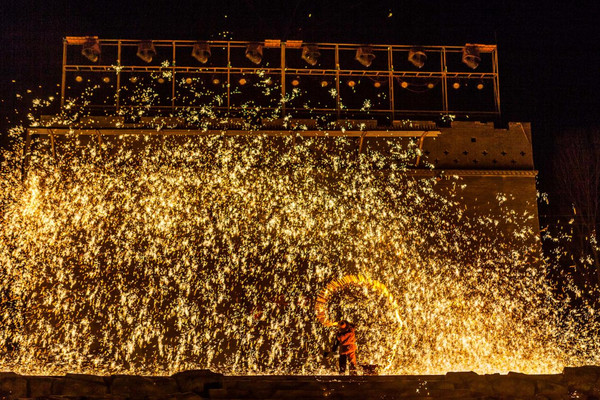 火树金花蔚县打树花