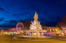 Fontaine Pradier-尼姆