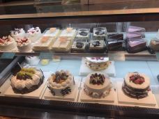 罗莎蛋糕(三一街区店)-长沙县-一个人一列车