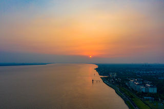 潮城海宁 |  纵览千年盐官古城 ，赏天下奇观钱江潮