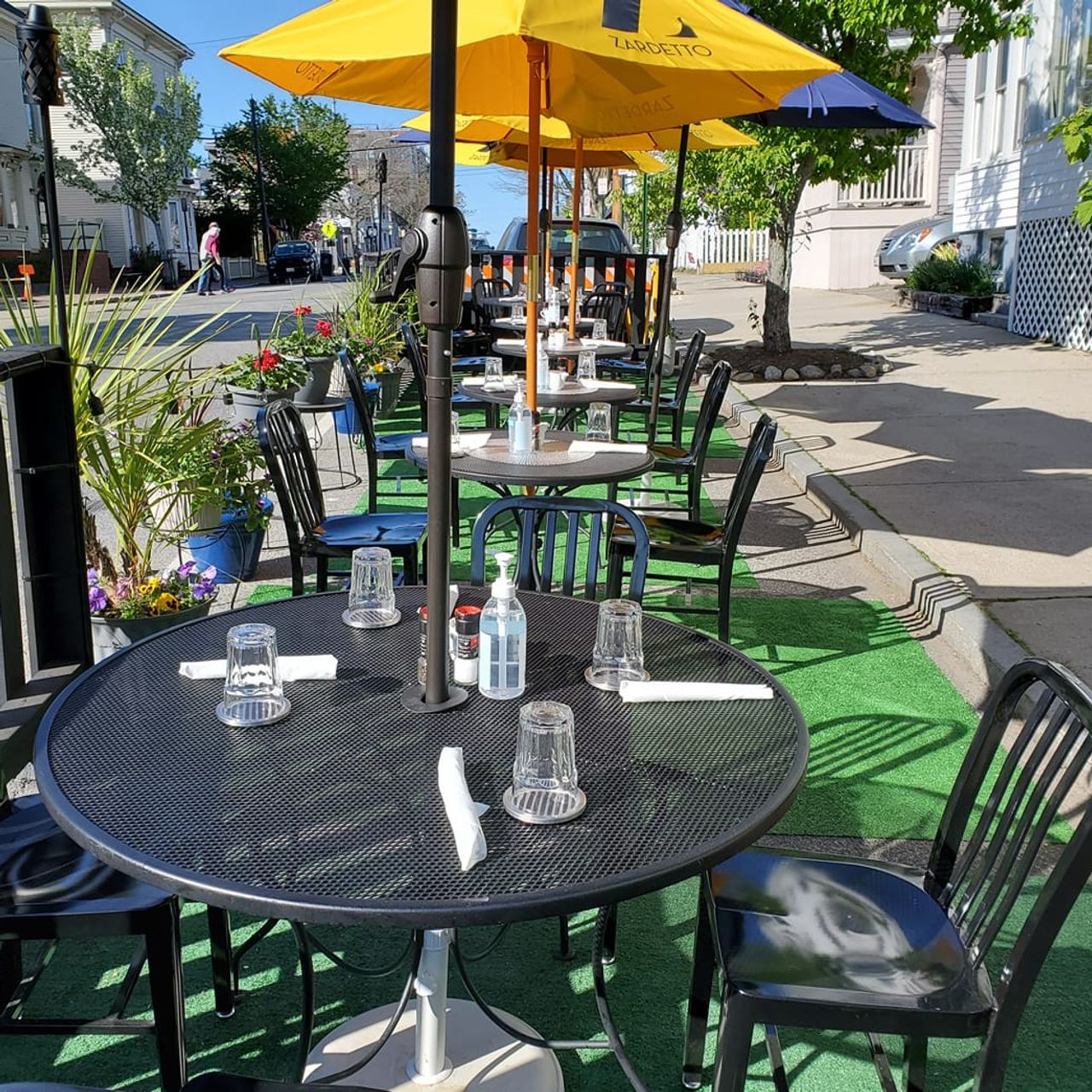 The Front Room Restaurant & Bar