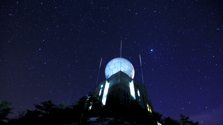 5-Day Huangshan Scenic Area + Chengkan Village+Xin' an River Landscape Gallery + Yangchang Tulou Buildings + Xixinan Scenic Area