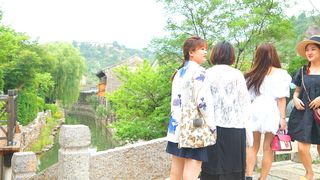 七月雨后游古北水镇,桨声灯影摇橹长城下(王志明)