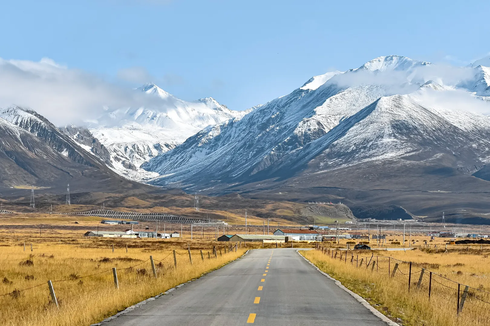 岗什卡雪峰