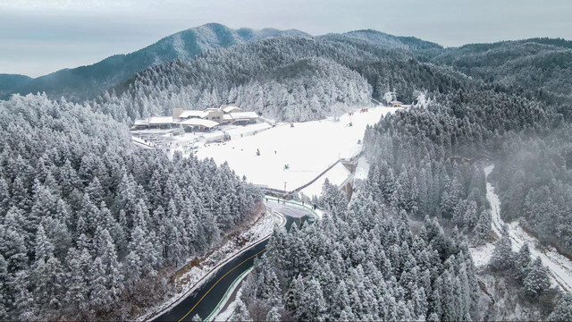 江西滑雪温泉度假胜地：距离南昌不到1小时，滑雪体验不输北方