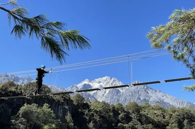 东巴探险中心