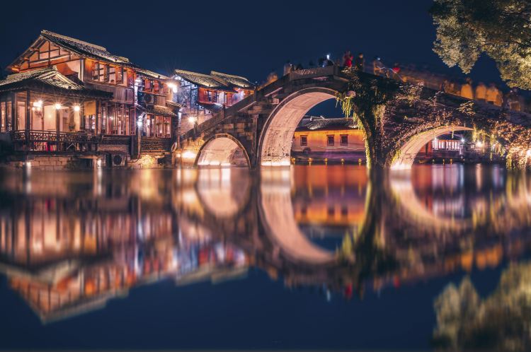 Wuzhen and Surrounding Area (Historical allure, picturesque stays)