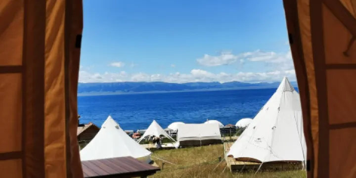 賽里木湖親水灘露營地