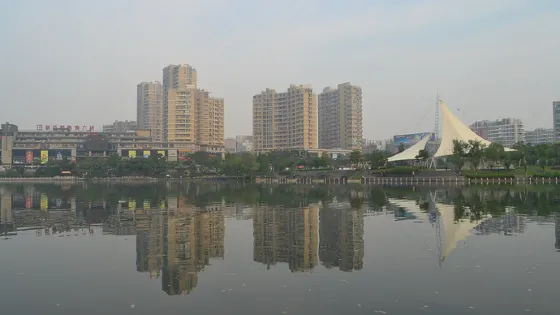河濱廣場