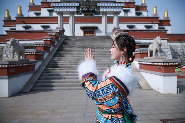 春暖花开,去灵山踏青祈福,遇见“东方卢浮宫”