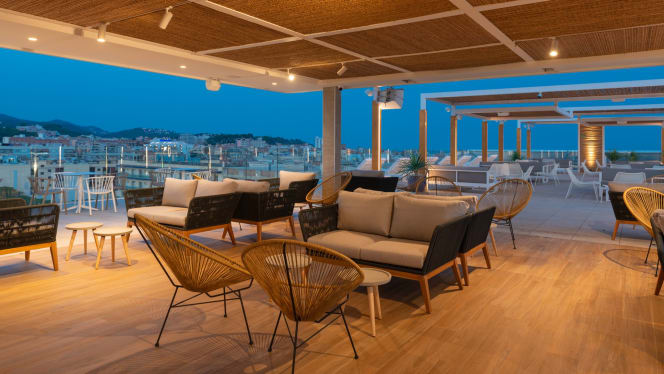 The Eighth | L'Azure Hotel (Only Adults)