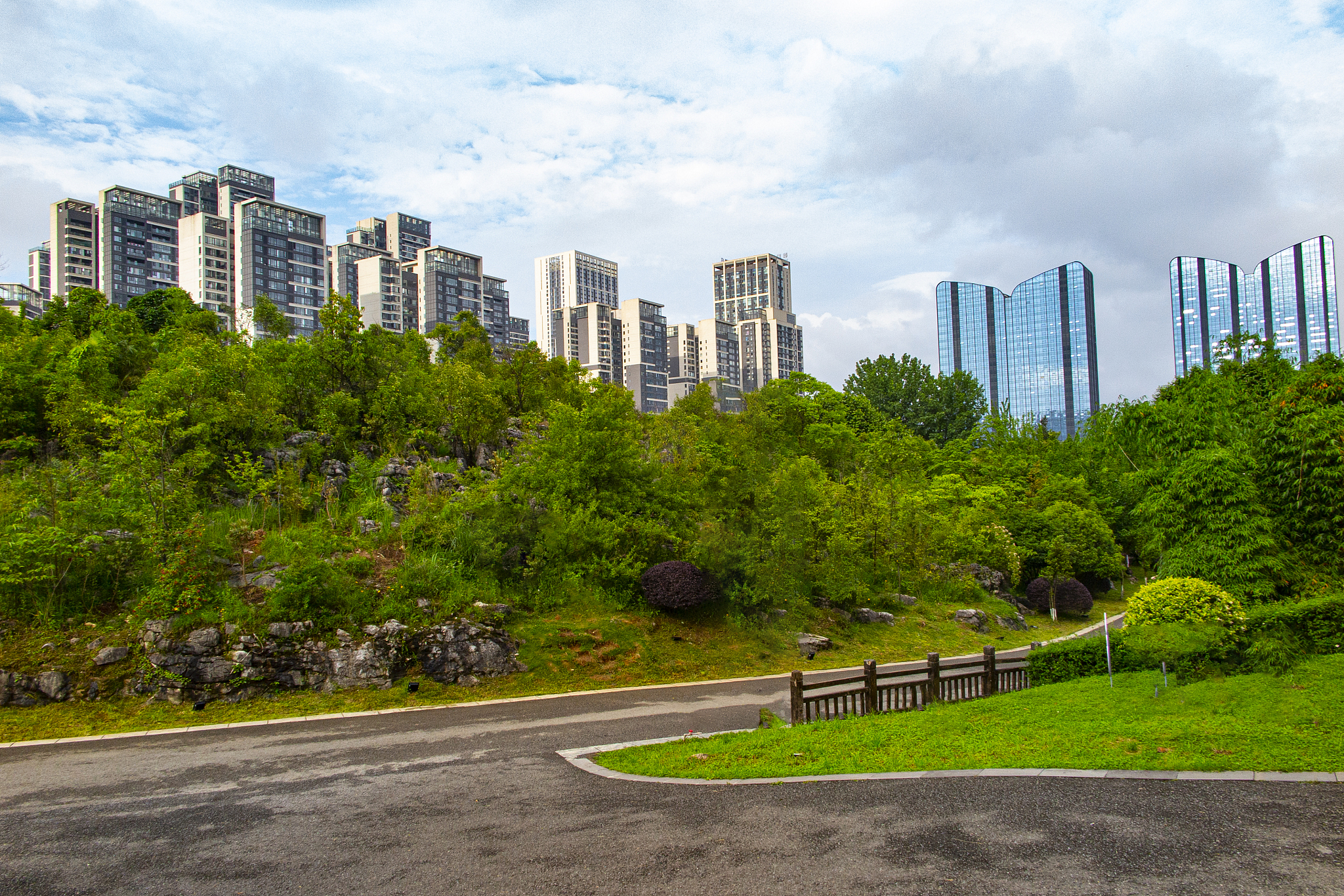 3-Day Guiyang Tour: Historical towns and natural landscapes, cultural and modern experiences