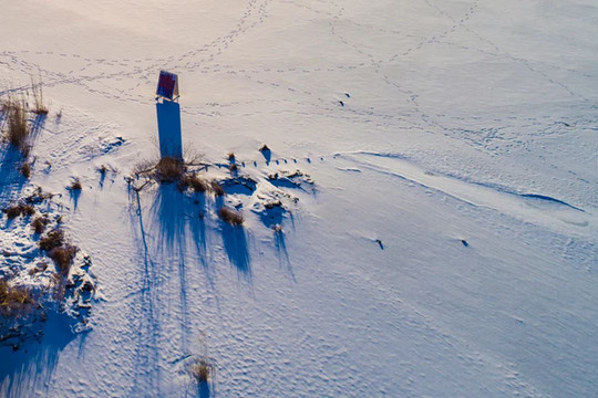 在冰雪覆盖的五大连池,泡温矿泉是种让人难忘的体验,你想试试吗