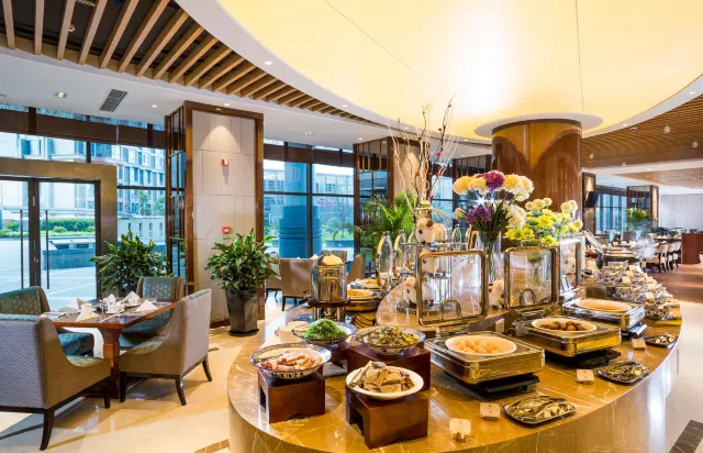 桃園吃到飽餐廳自助百匯餐檯,多國料理與海鮮一字排開