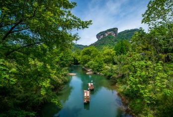 武夷山国家公园+九曲溪竹筏漂流+《印象大红袍》演出一日游【1人起订，可独立成团，行程可定制更自由。】