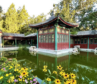 古代善果寺遗址上建起来的精致小公园