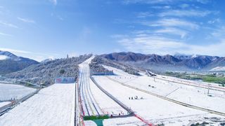 2021年初雪已到货！法台山雪景刷屏，美到窒息。