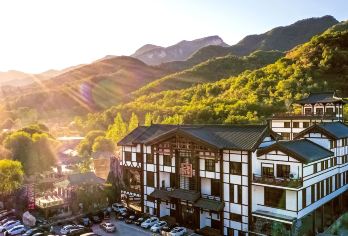 【拍照打卡·亲子游玩】本溪小市一庄一日游【[品质保证]专业导游随车服务。往返高速！】