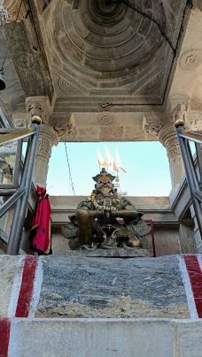 贾格迪什神庙-乌代布尔-翱翔的大鲨鱼