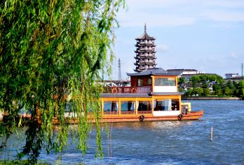 苏州周庄日景+夜景一日游【包车游·上门接送·多车型选择】【独立包车，轻松游览，时间可调。】