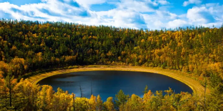 柴河月亮天池景區