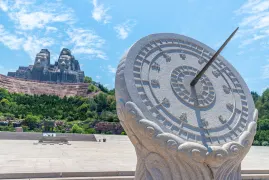 3-Day Xinzheng Tour: Huang Di's Hometown and Zhengguo Chariot Pit, Enjoy Land
