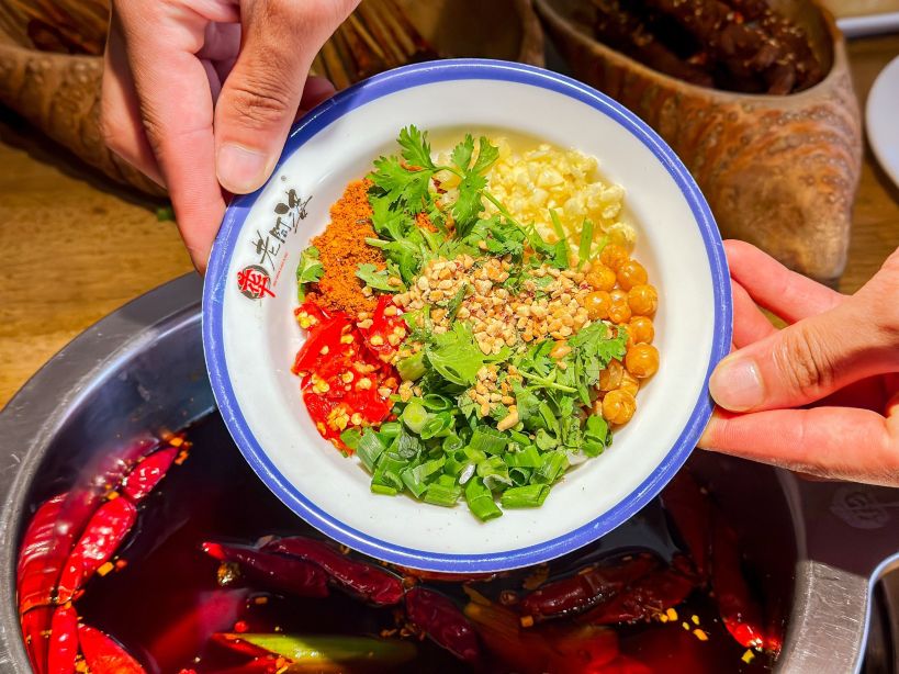 牛华老阿婆串串火锅(新天润旗舰店)