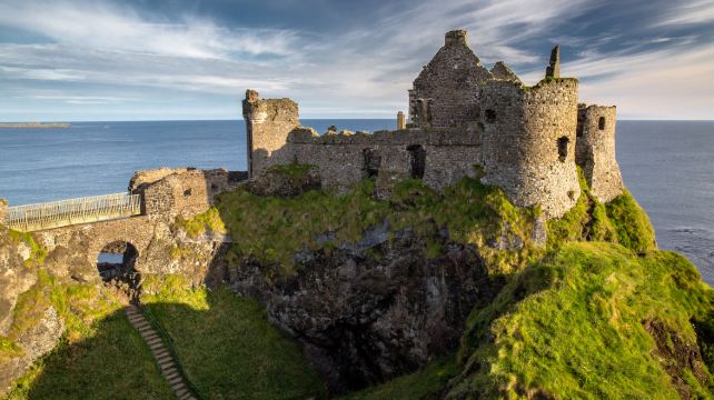 8-Day Ireland Tour from Dublin·Castle Ward, Dark Hedges, Dunluce Castle, Marble Arch Caves