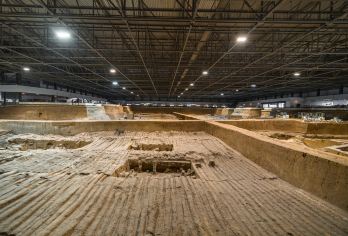 兵马俑+丽山园半日游【2-12人小团丨可选场次丨资深讲解】【[精品小团] 一团讲解 讲解内容大人小孩都能听懂，一位讲解老师带领2-12人左右！】