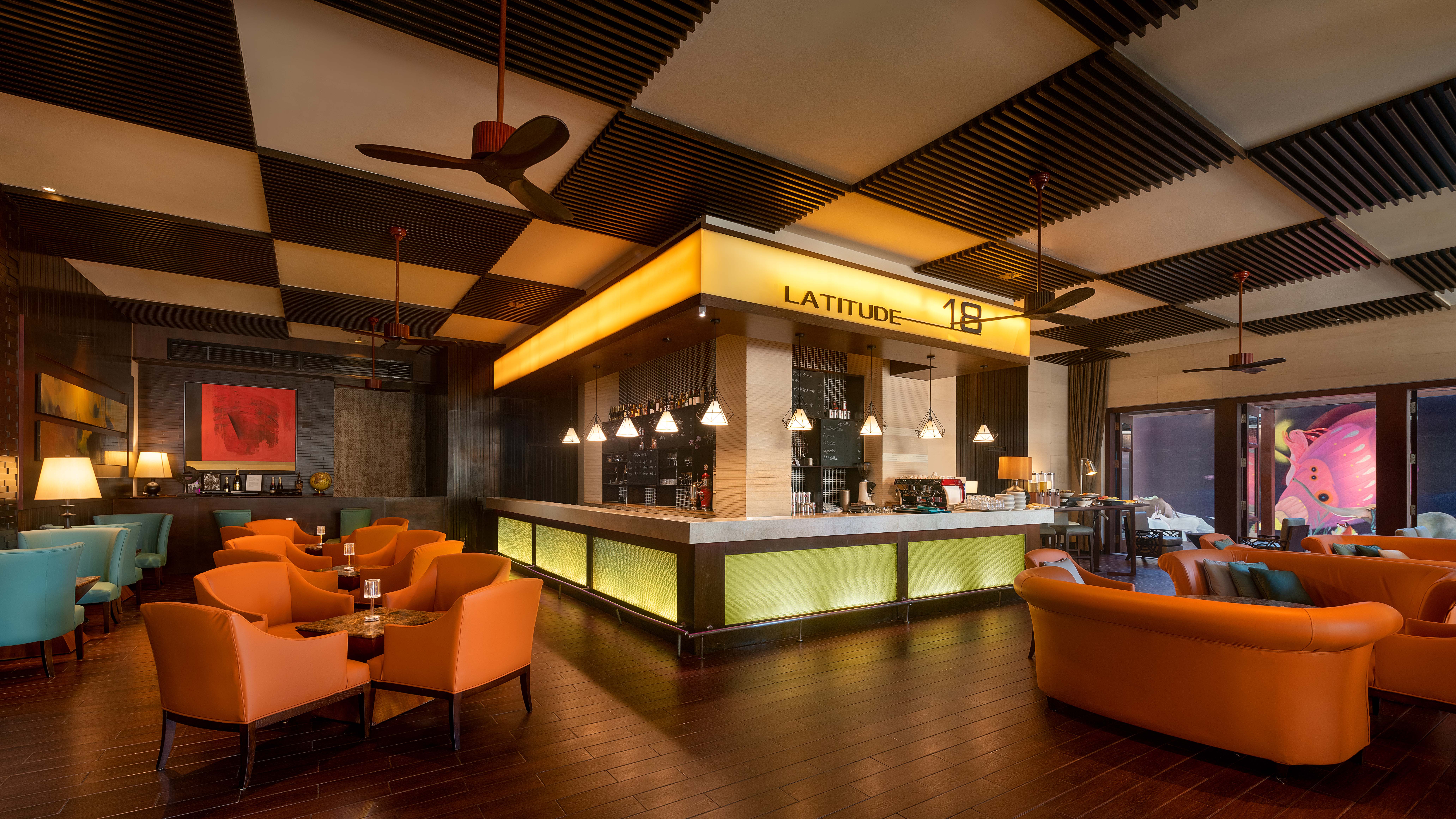 石梅湾艾美酒店北纬18大堂吧