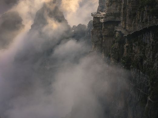 白石山玻璃栈道